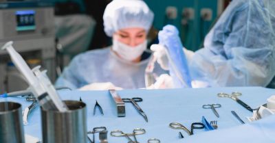 Lekarze z Przemyśla pacjentce z nowotworem usunęli przezskórnie skrzepliny
