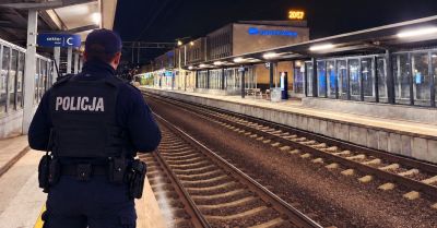 Trzech mężczyzn usłyszało zarzuty kradzieży walizki z pociągu